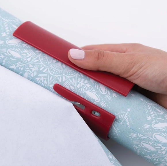 Little Elf Gift Wrap Cutter - Picture 5 of 5